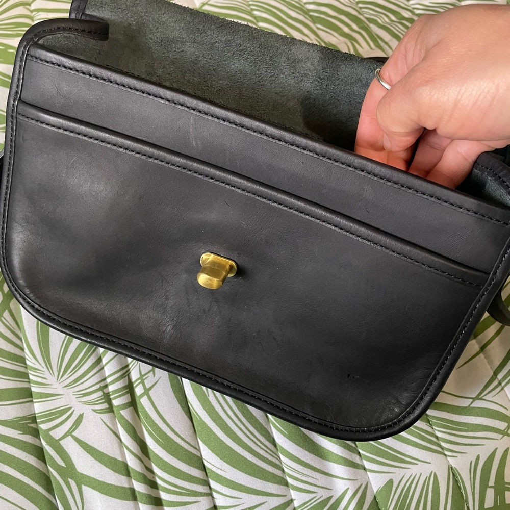 Coach Black Leather Shoulder Bag with Gold Hardware - Picture 2 of 9
